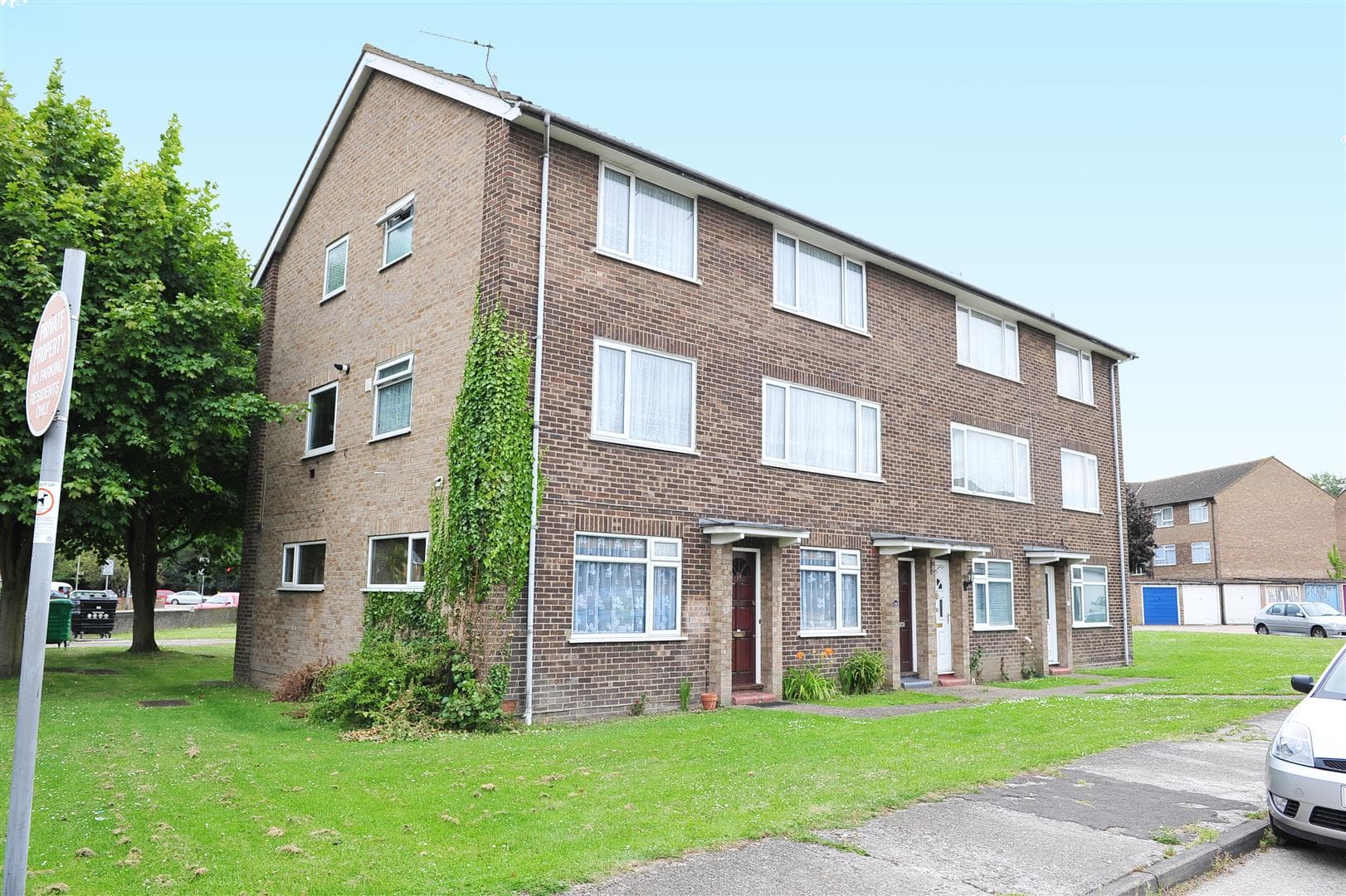 Long Drive, Ruislip, HA4